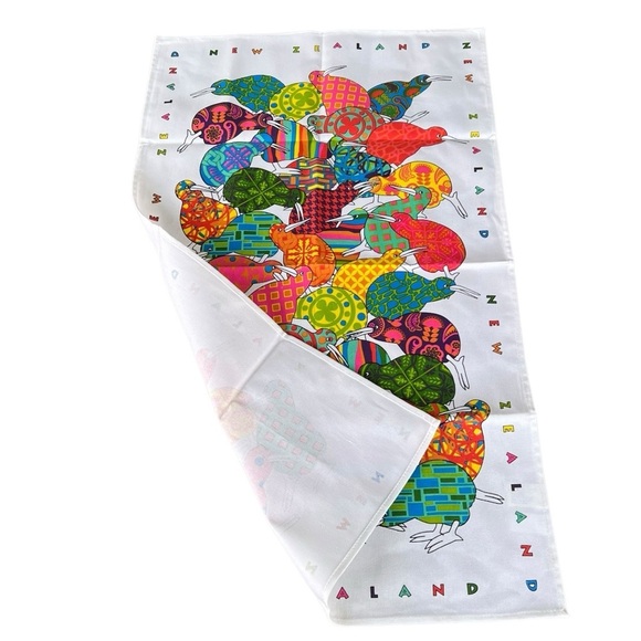 New Zealand Kiwi Bird Cotton Tea Towel Bright Colorful Fun NWOT 19x32 - Picture 2 of 8